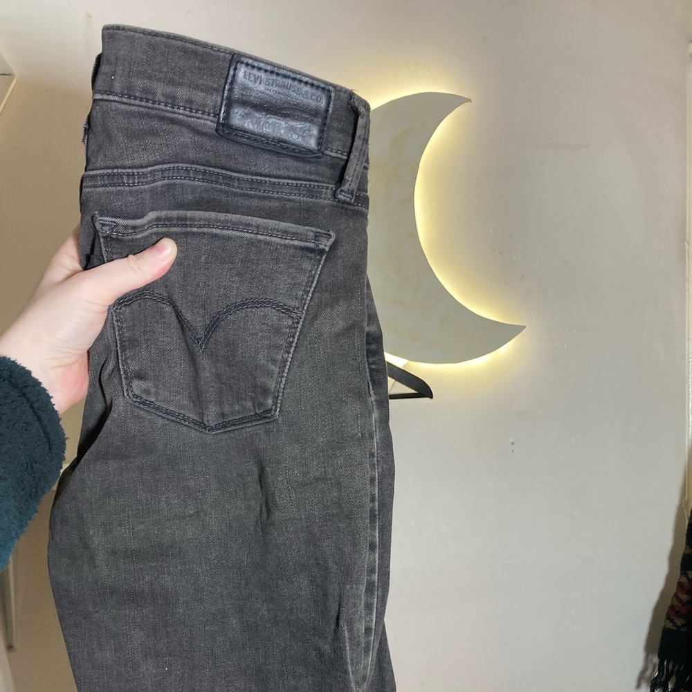 Levi’s faded black 711 skinny jeans size 27 available
